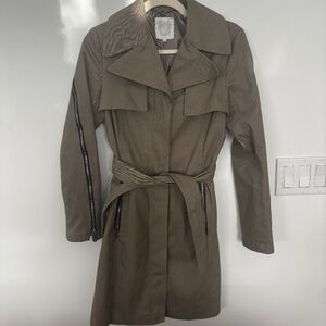 Dawn Levy Lightweight Beige Trench Coat | XS | Perfect Condition 🤍